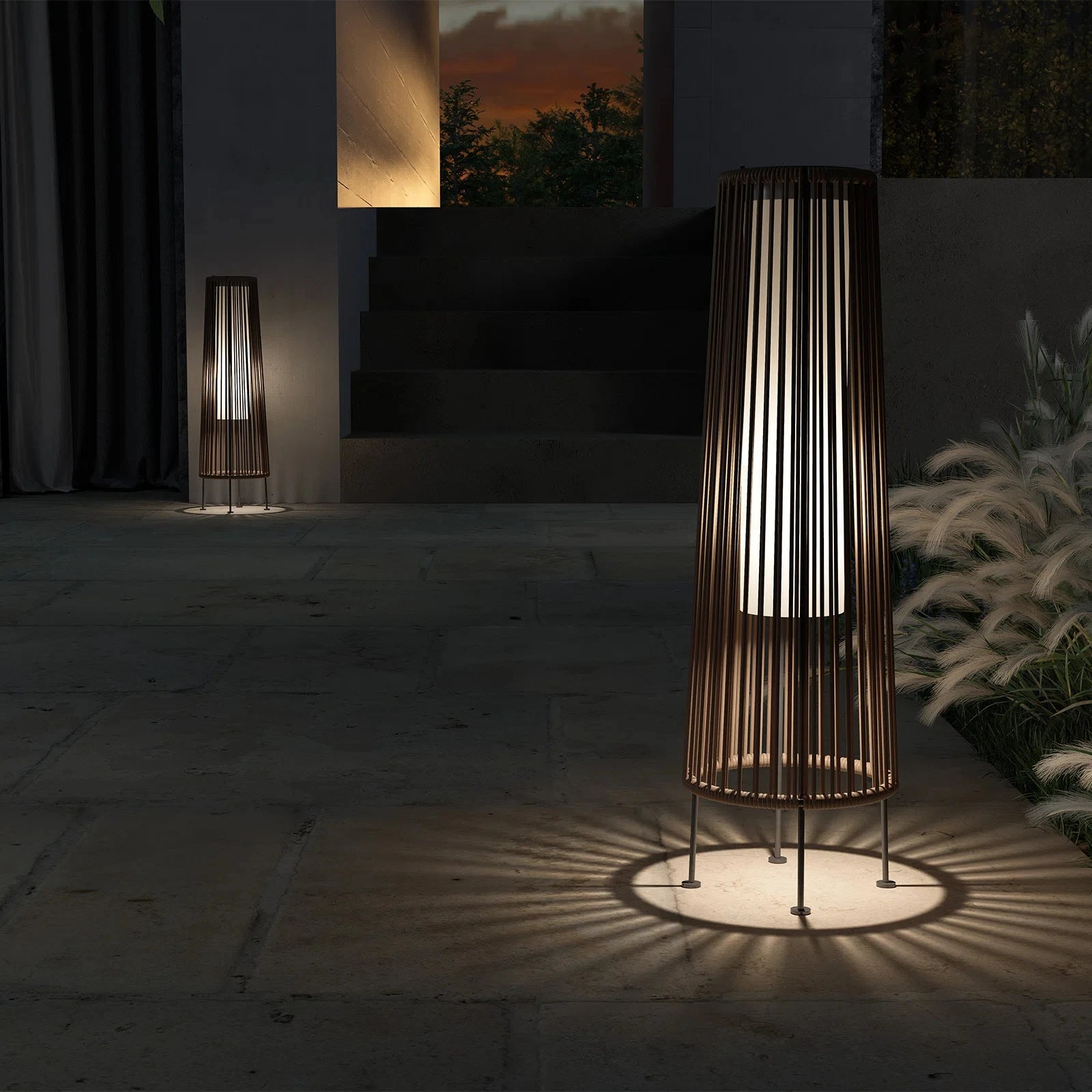 Noir Halo Solar Floor Lamp