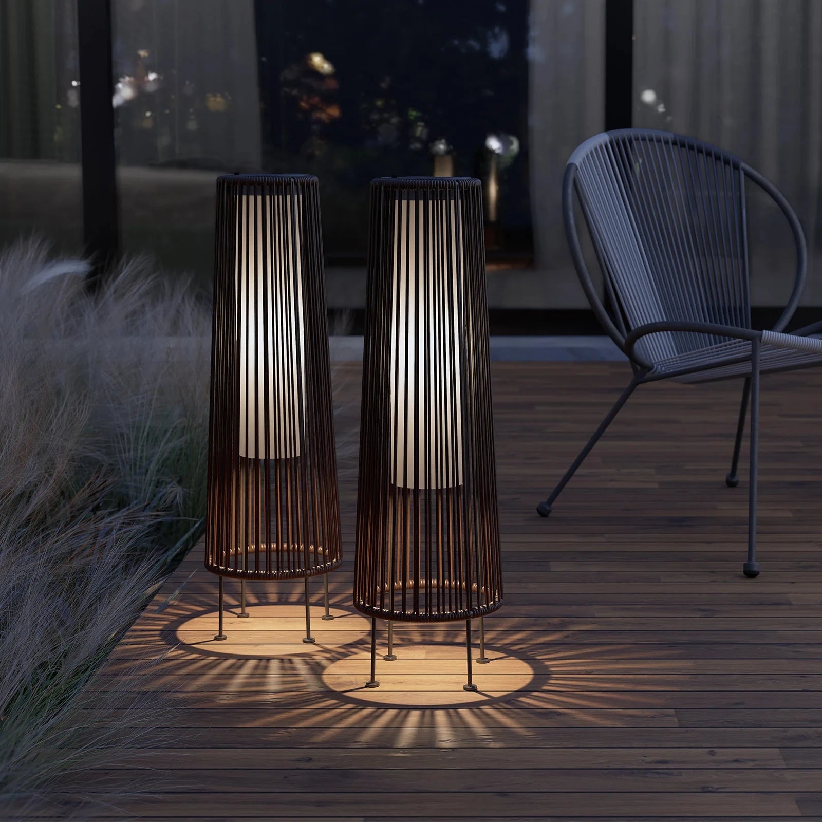 Noir Halo Solar Floor Lamp